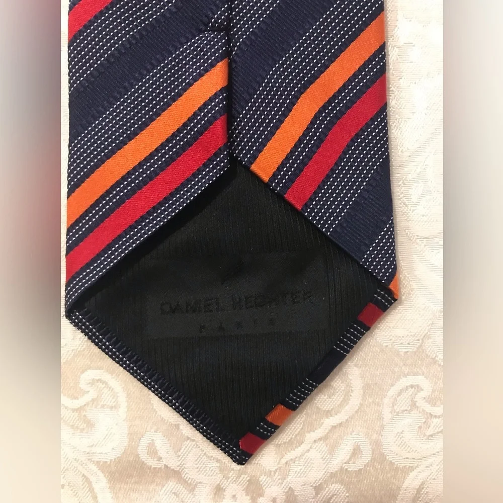 NWOT Daniel Hechter Paris Tie 100% silk